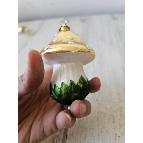Vintage glass mushroom ornament yellow spotted Xmas tree fungi - Picture 6 of 8